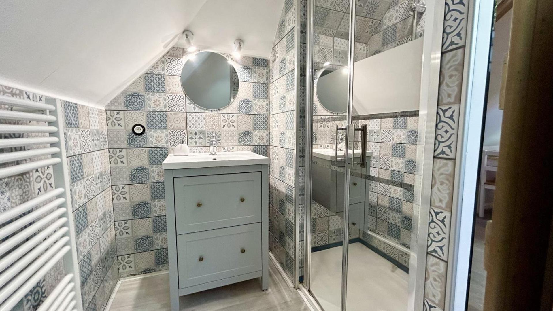 Terre & Mer'Veilles 2, Appartement Avec Spa Pour 2 Personnes Favières Exterior foto